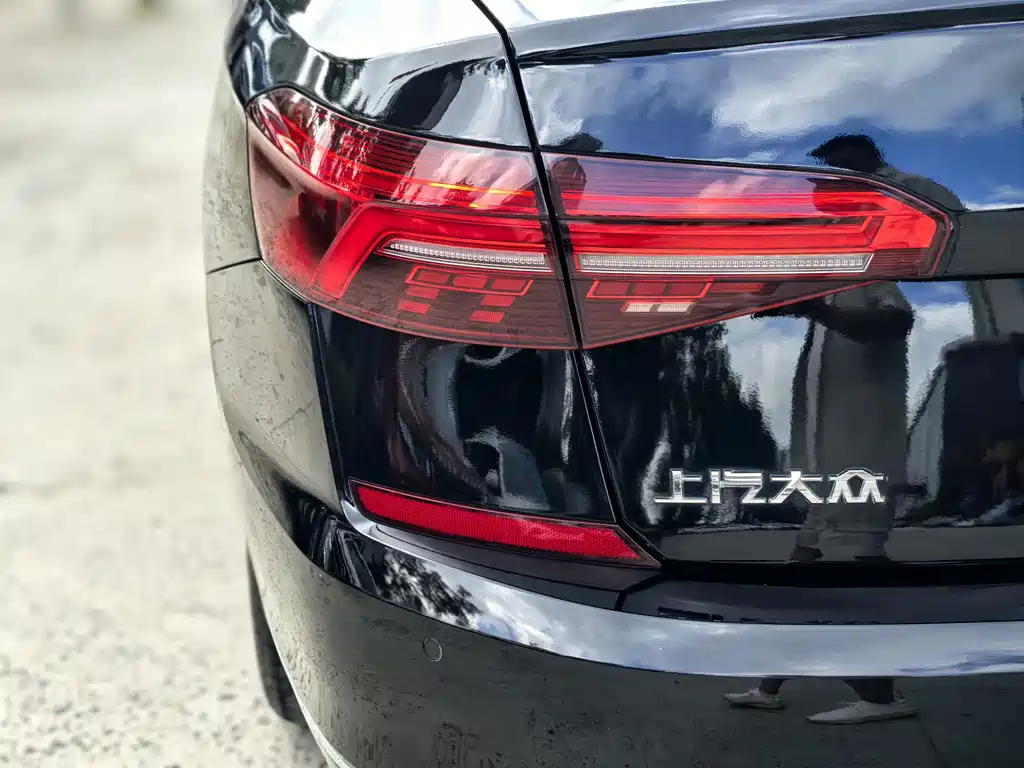 Volkswagen Passat 2020 — фото 23