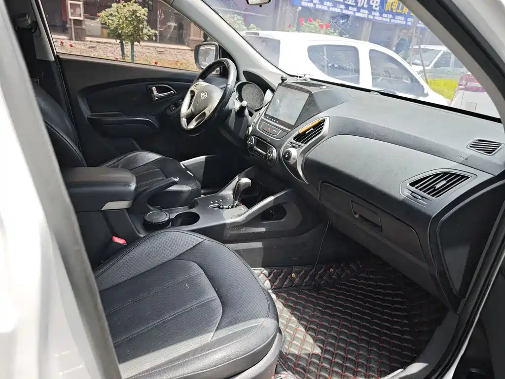 Hyundai ix35 2016 — фото 10