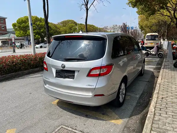 Buick GL8 2011