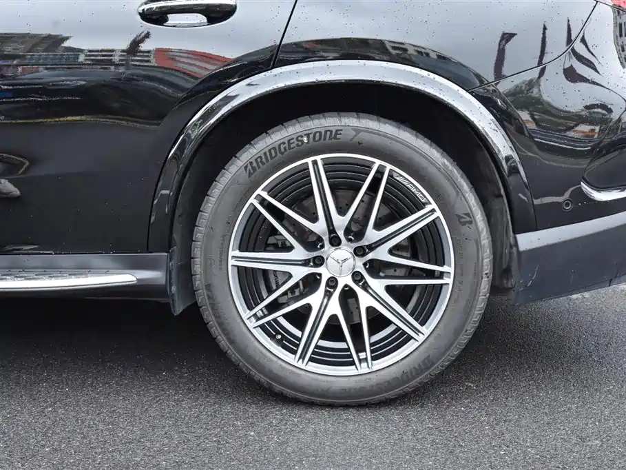 Mercedes-Benz GLC AMG 2025 — фото 7