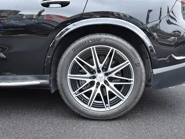 Mercedes-Benz GLC AMG 2025