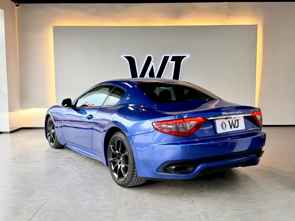 Maserati Granturismo 2013 — фото 6