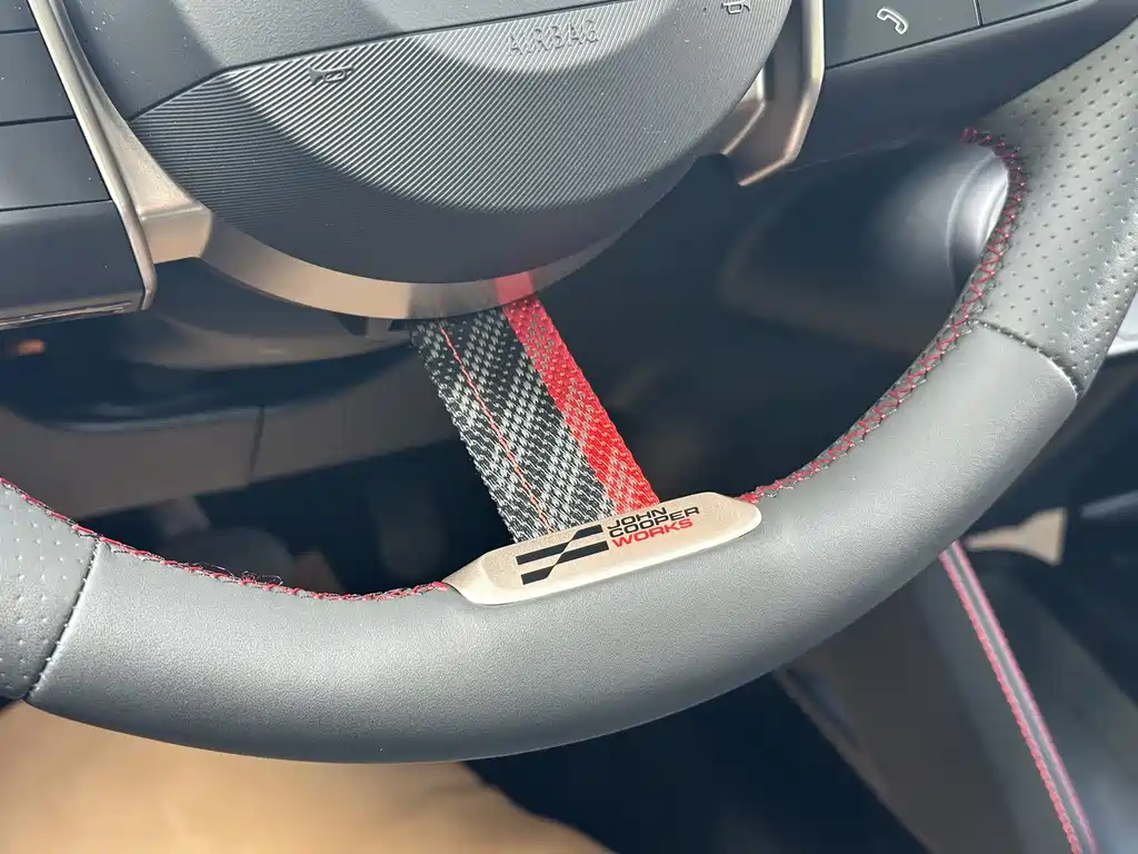 MINI JCW Aceman EV — фото 20