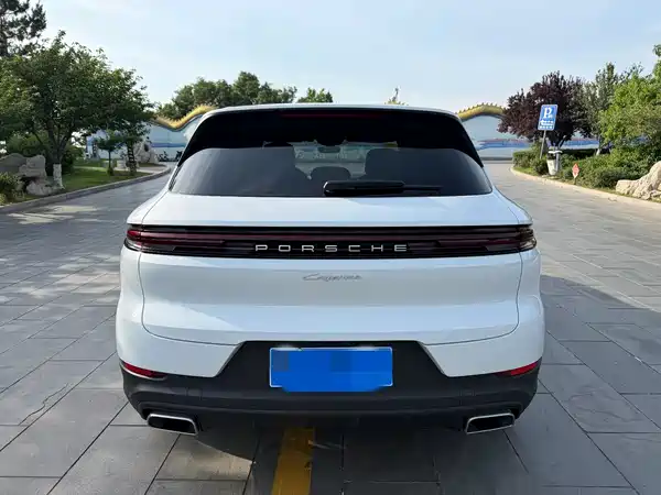 Porsche Cayenne 2025