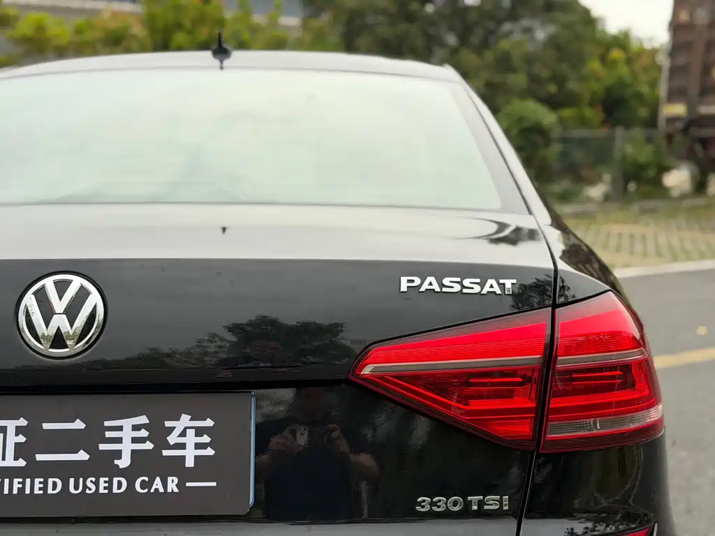 Volkswagen Passat 2018 — фото 8