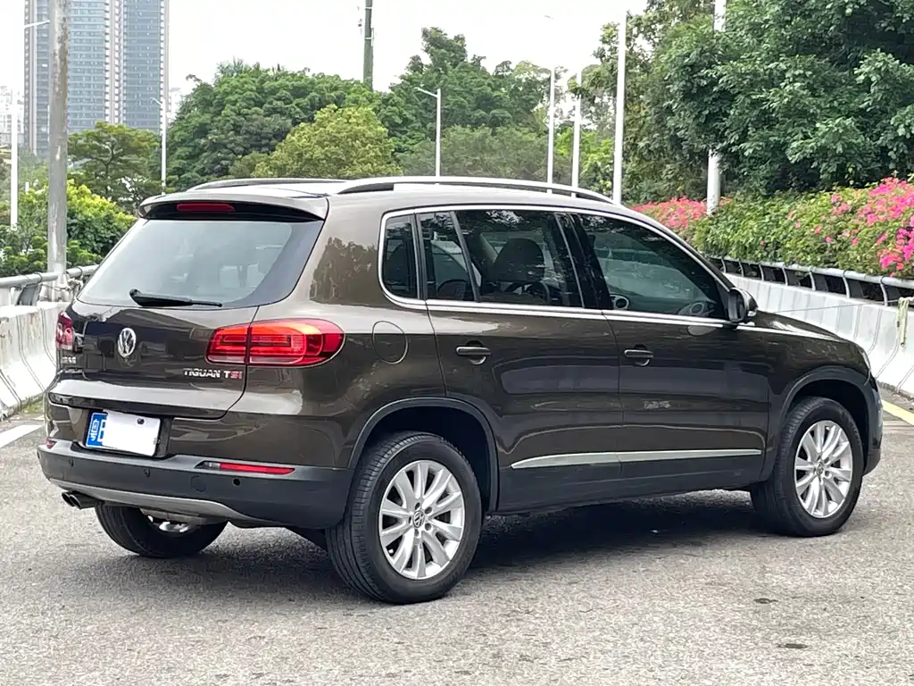Volkswagen Tiguan 2014 — фото 12