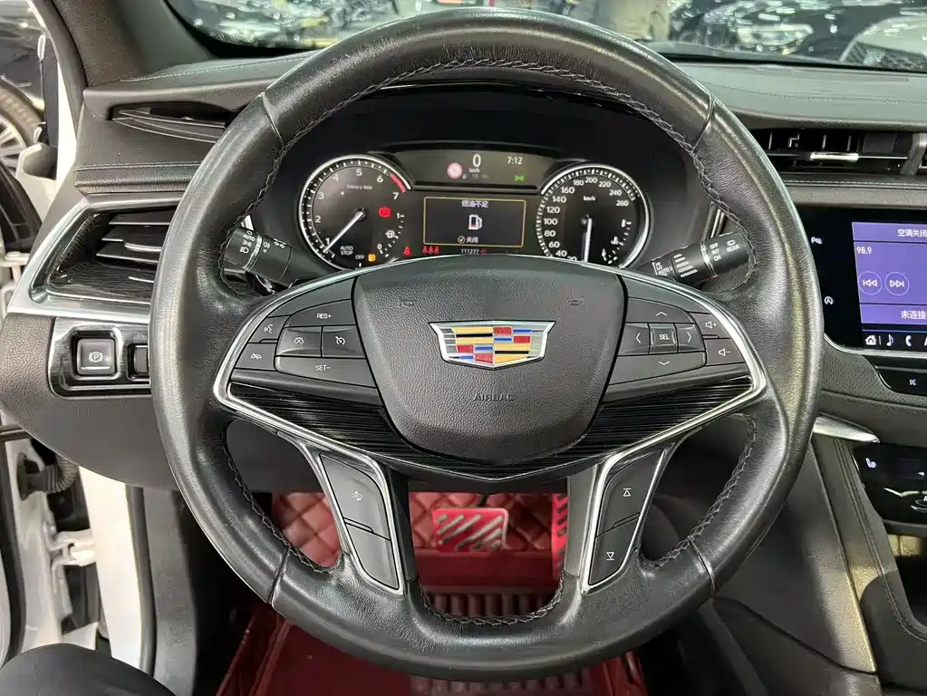 Cadillac XT5 2019 — фото 11