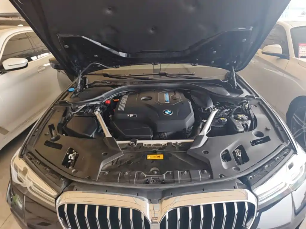 BMW 5 Series New Energy 2023 — фото 15