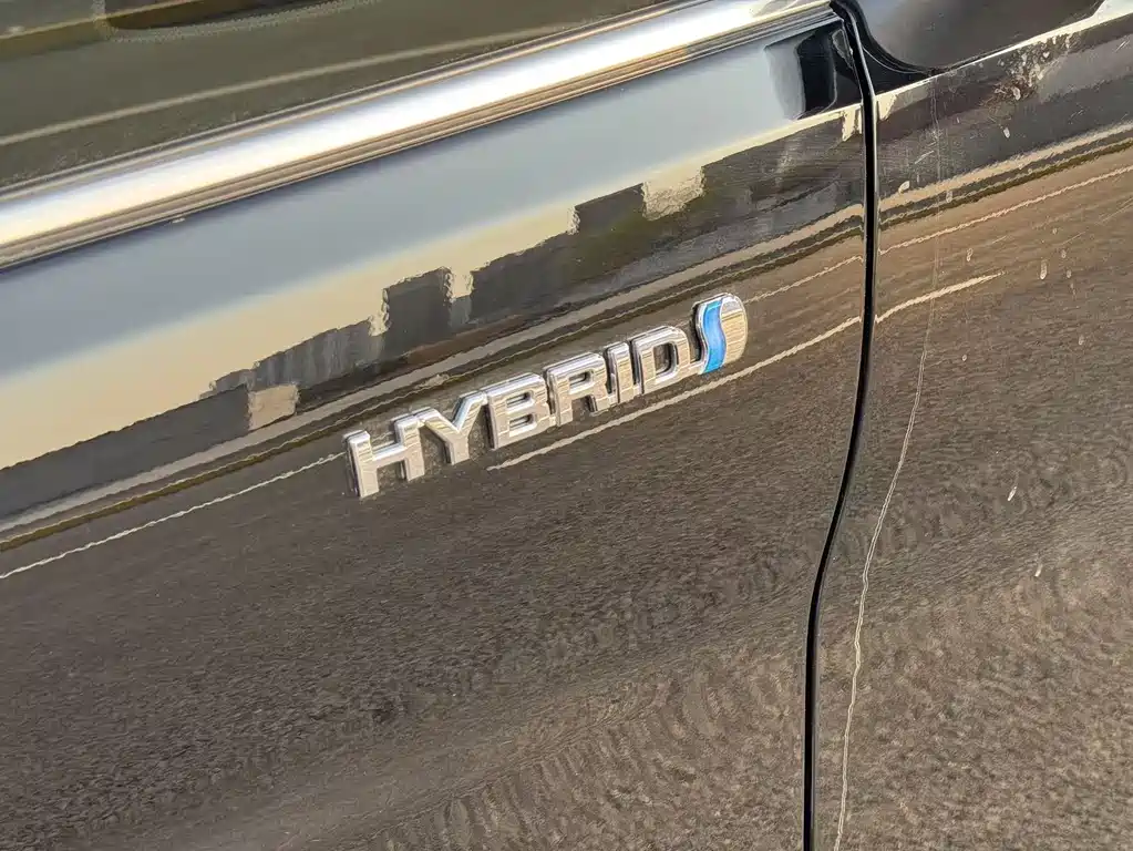 Toyota Vellfire 2022 — фото 8