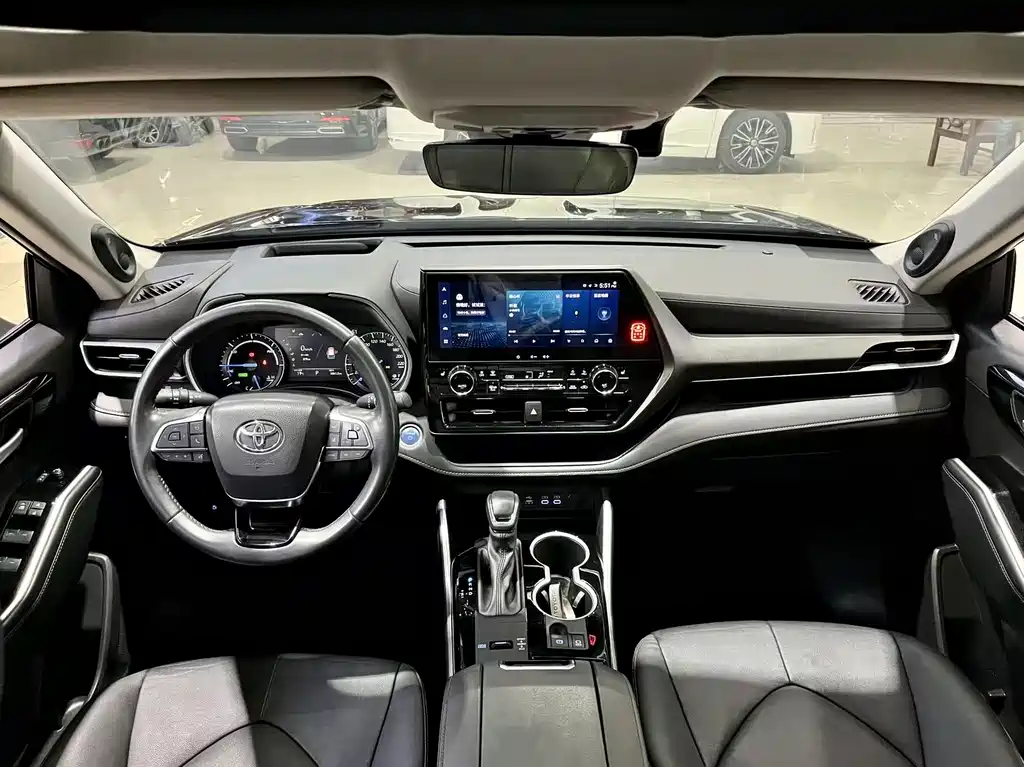 Toyota Highlander 2022 — фото 10
