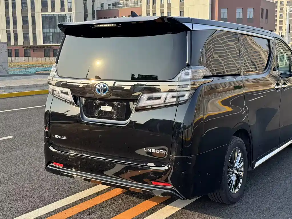 Toyota Vellfire 2022 — фото 4