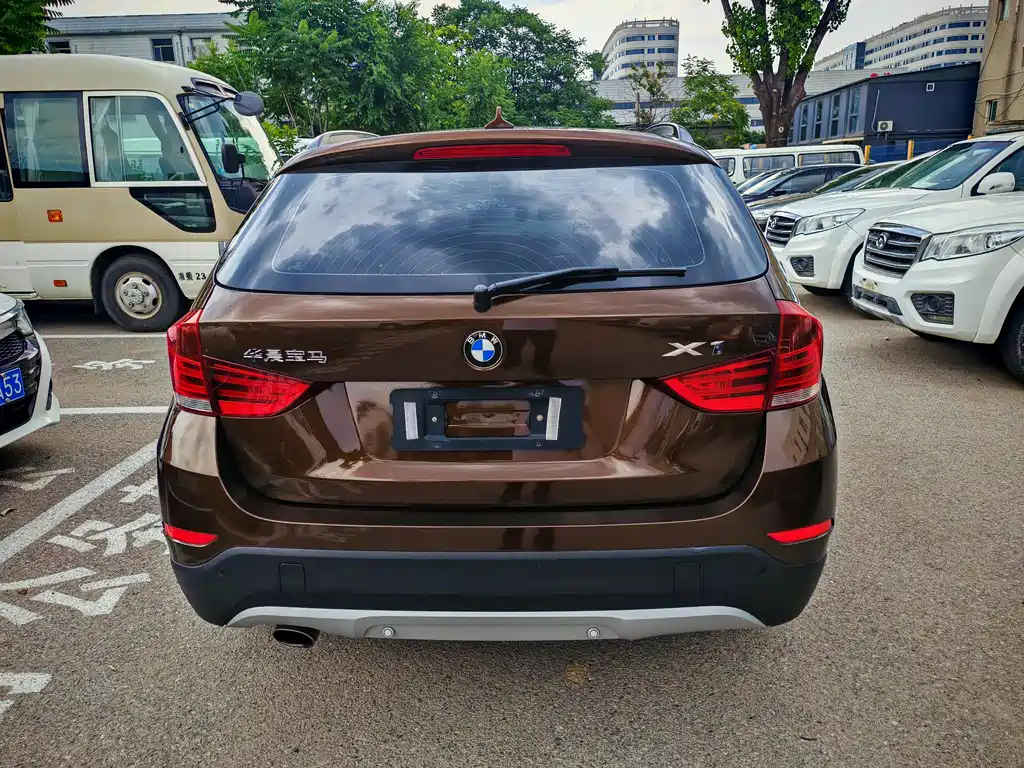 BMW X1 2014 — фото 8