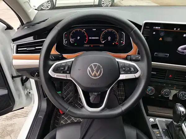Volkswagen Bora 2023