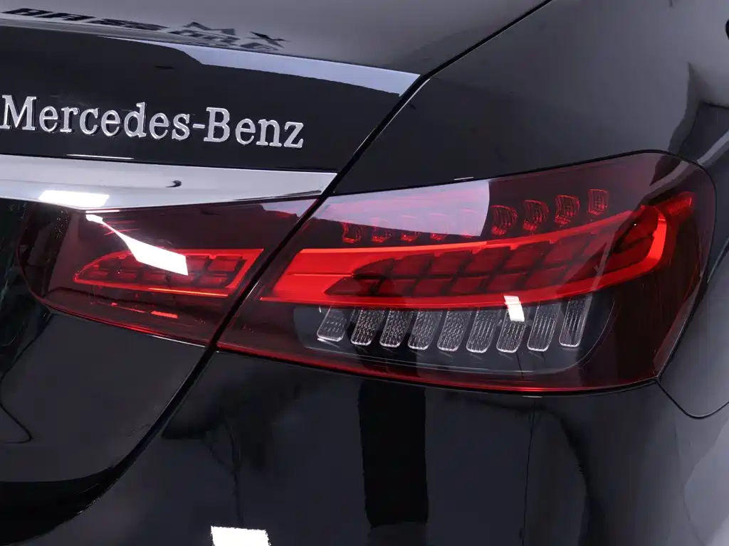 Mercedes-Benz E-Class 2021 — фото 9