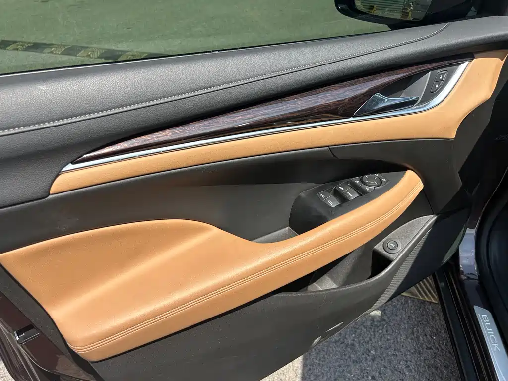 Buick LaCrosse 2017 — фото 10