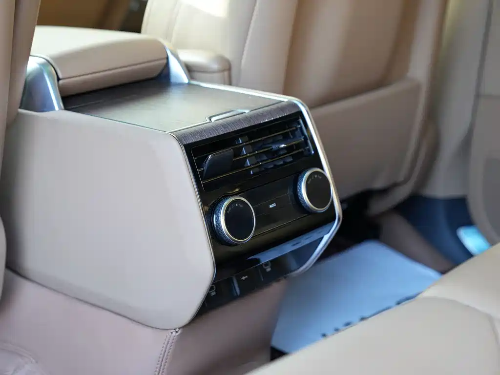 Land Rover Range Rover 2025 — фото 14