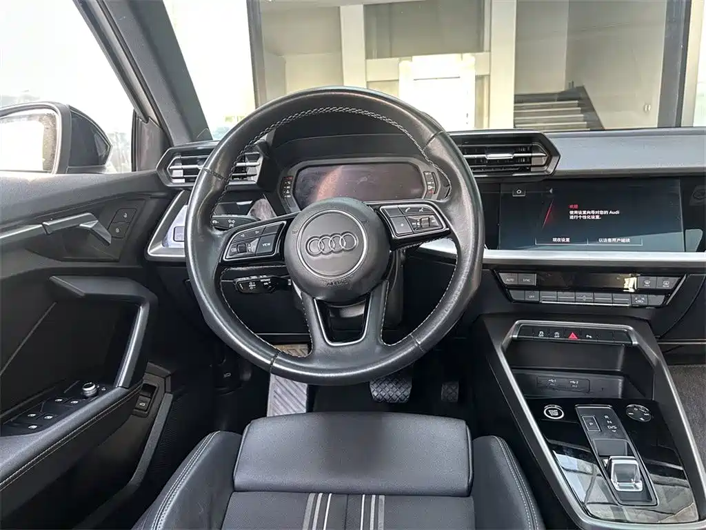 Audi A3 2023 — фото 10
