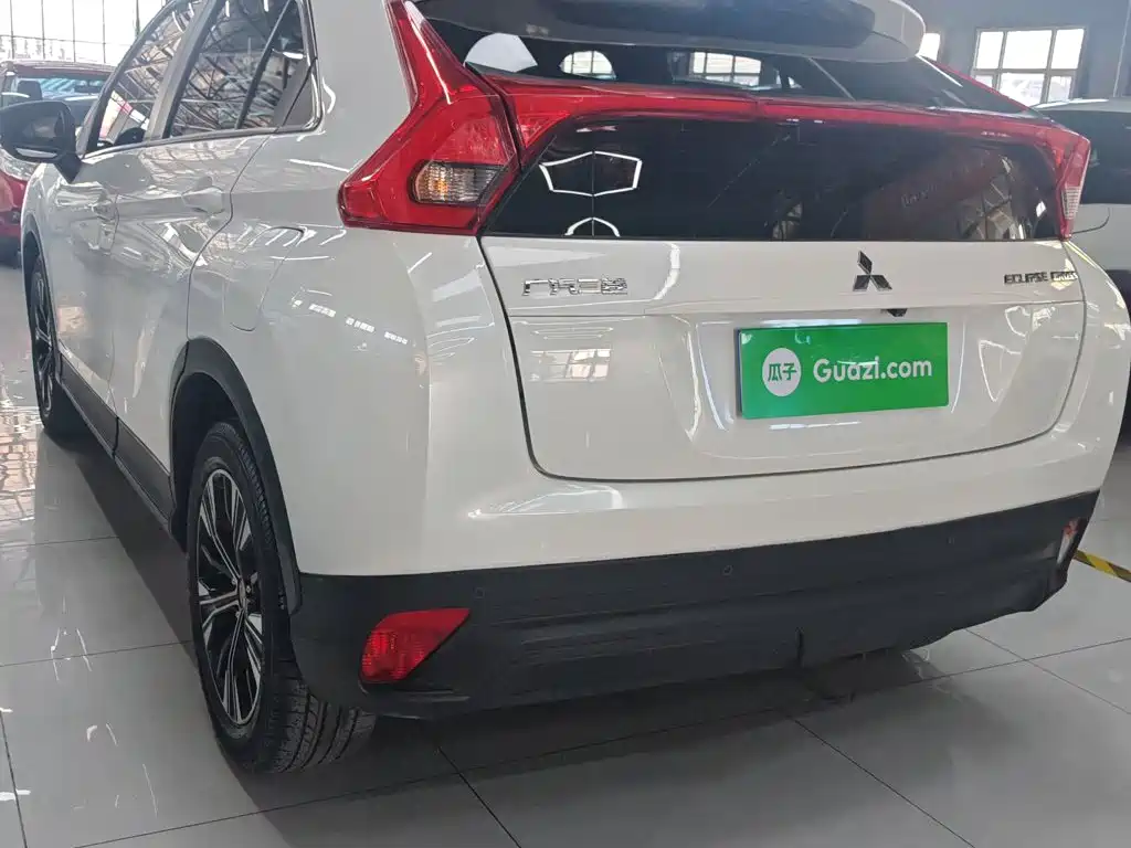 Mitsubishi Eclipse Cross 2020 — фото 4