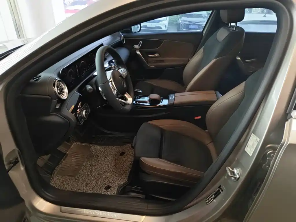 Mercedes-Benz A-Class 2022 — фото 15