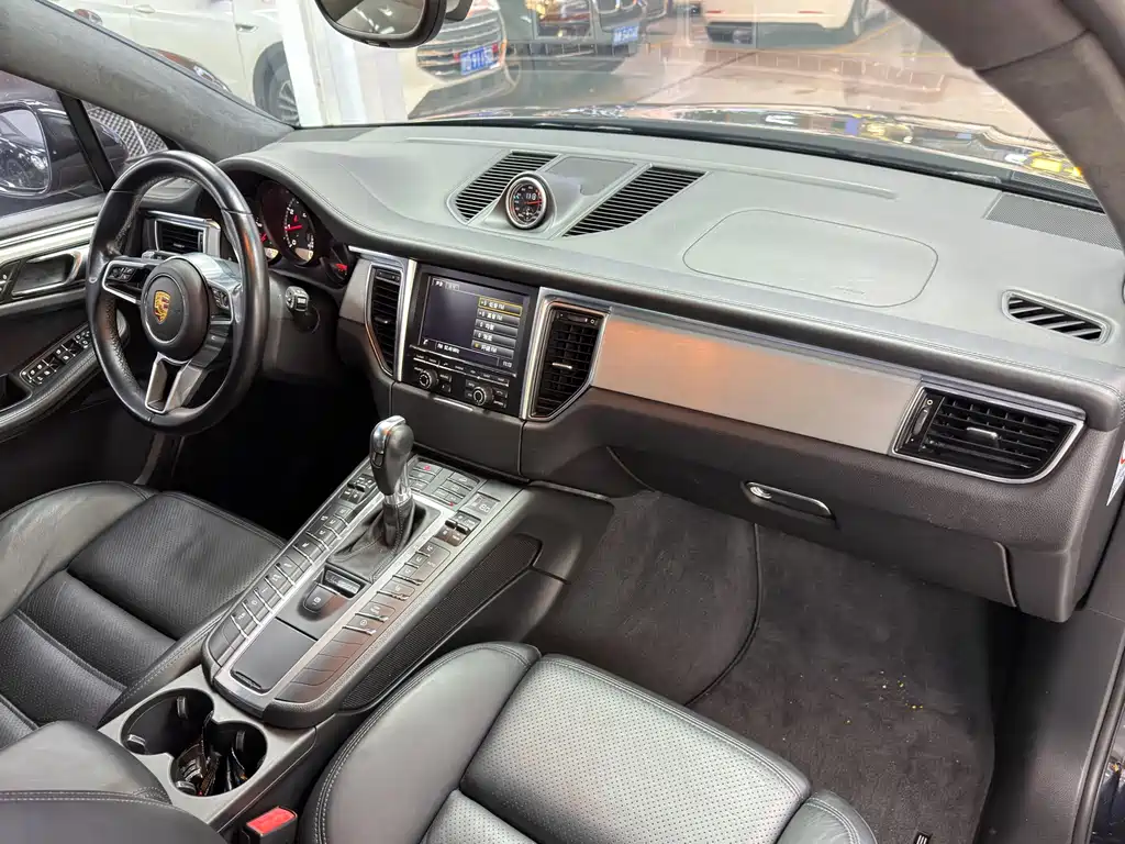 Porsche Macan 2014 — фото 11