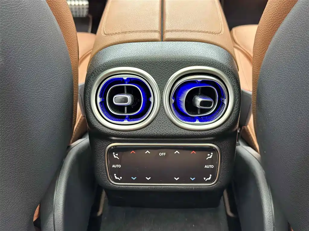 Mercedes-Benz GLC EV 2025 — фото 11