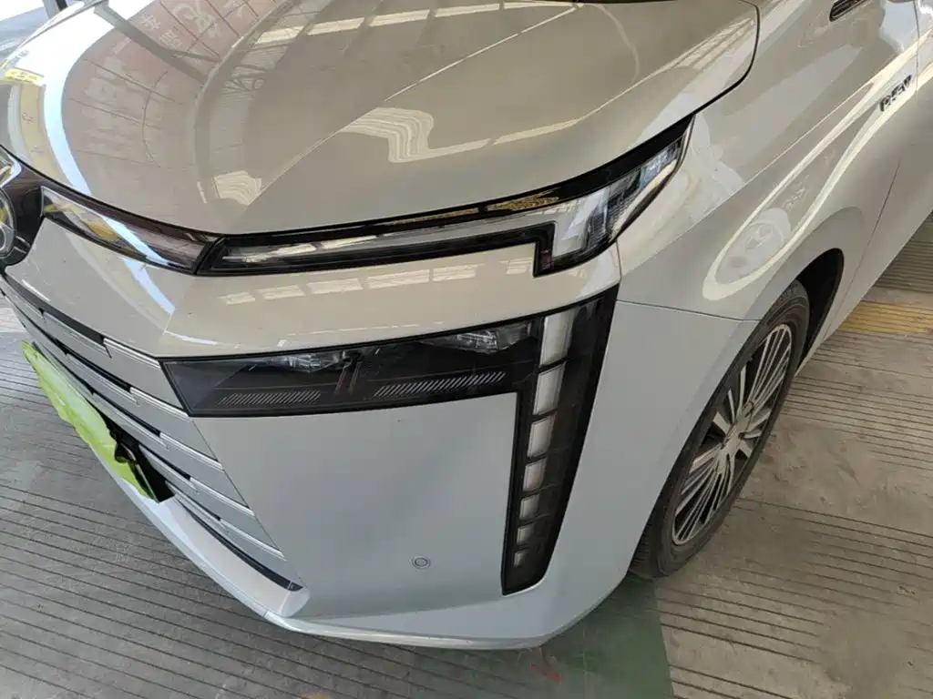 GAC Motor E8 PHEV 2024 — фото 24