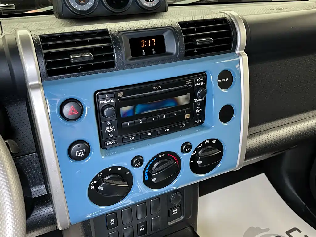Toyota FJ Cruiser 2019 — фото 9