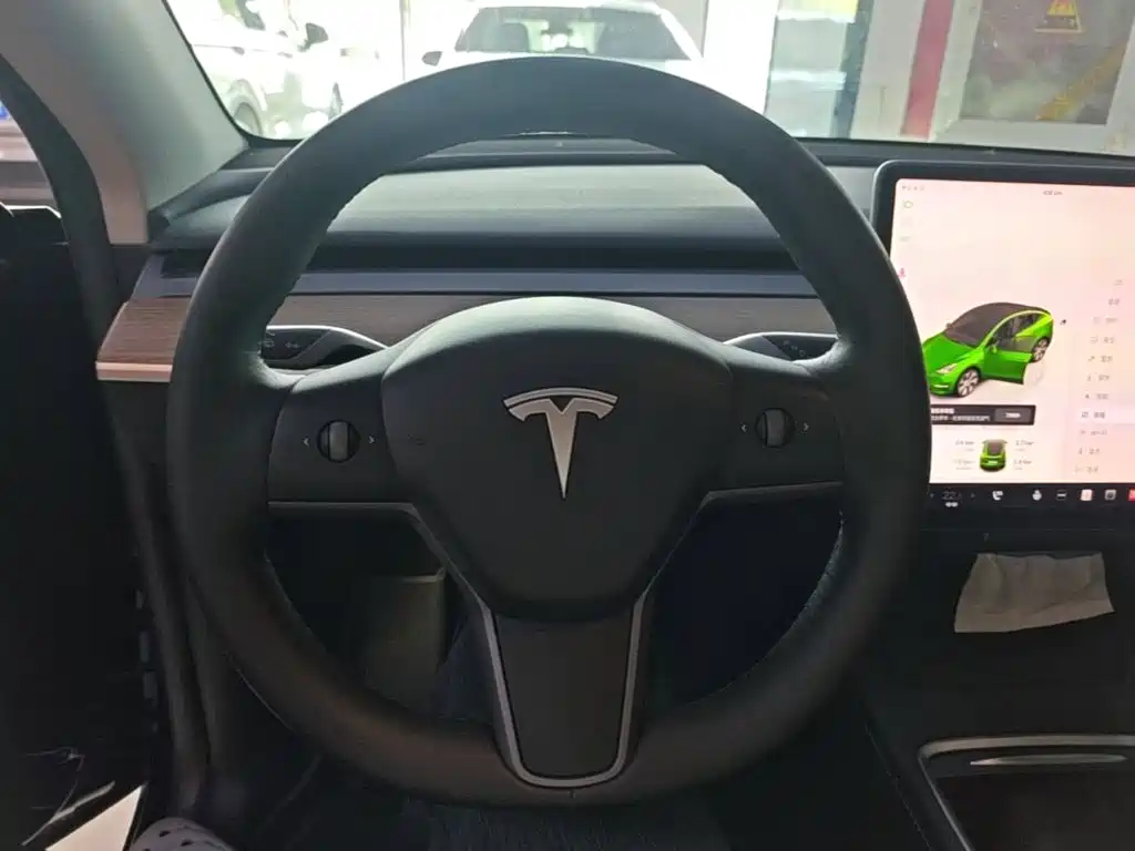 Tesla Model Y 2022 — фото 11
