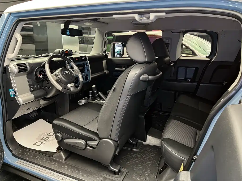 Toyota FJ Cruiser 2019 — фото 13
