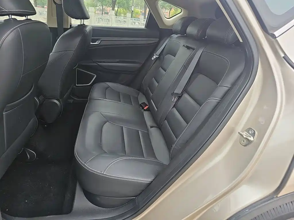 Geely Emgrand GS 2019 — фото 19