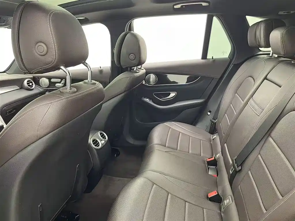 Mercedes-Benz GLC 2018 — фото 10