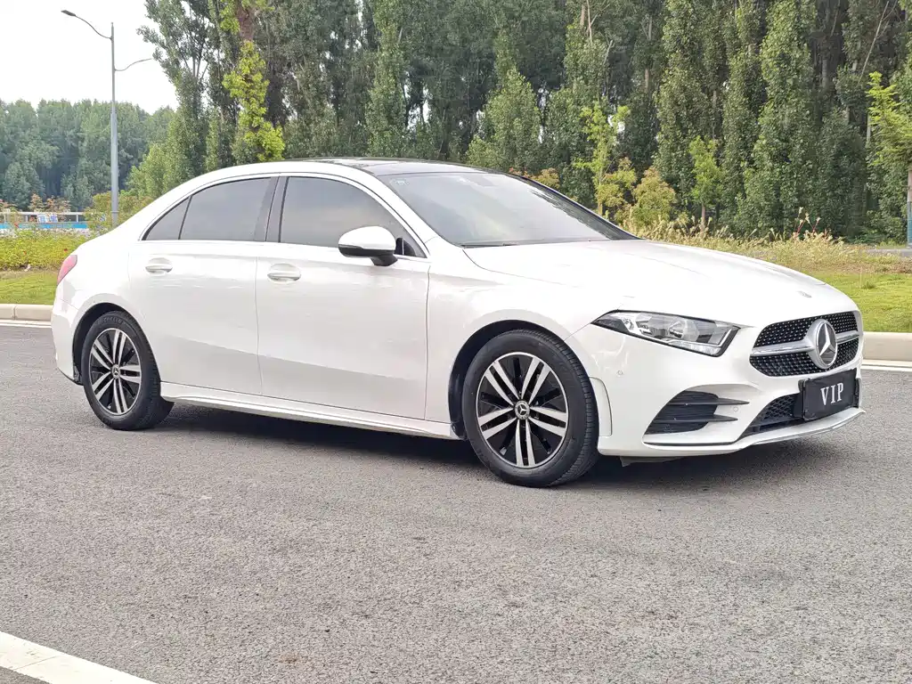 Mercedes-Benz A-Class 2019 — фото 3