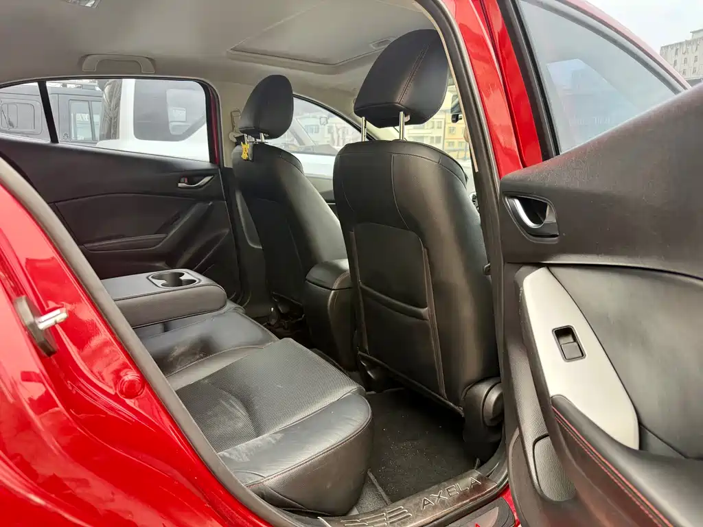 Mazda 3 Axela 2016 — фото 13