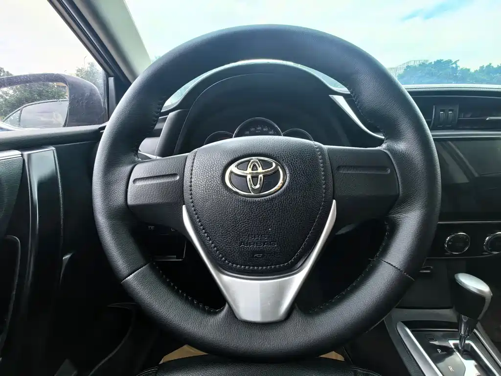 Toyota Corolla 2018 — фото 8