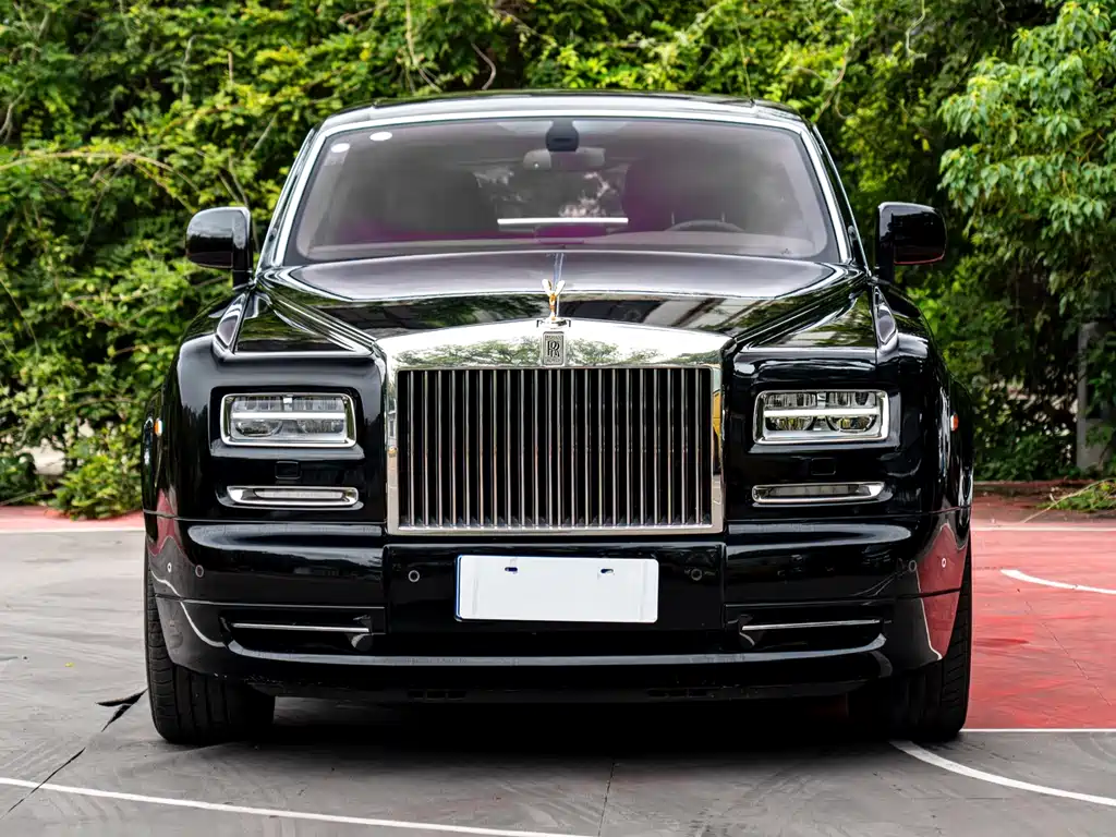 Rolls-Royce Phantom 2016 — фото 2