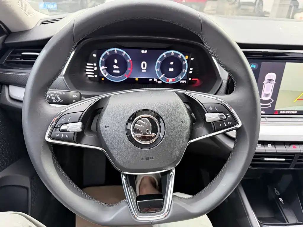 Skoda Octavia 2022 — фото 11