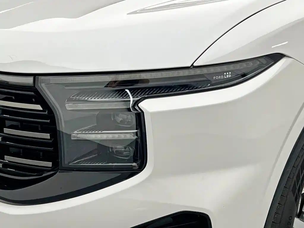Ford Edge 2023 — фото 9