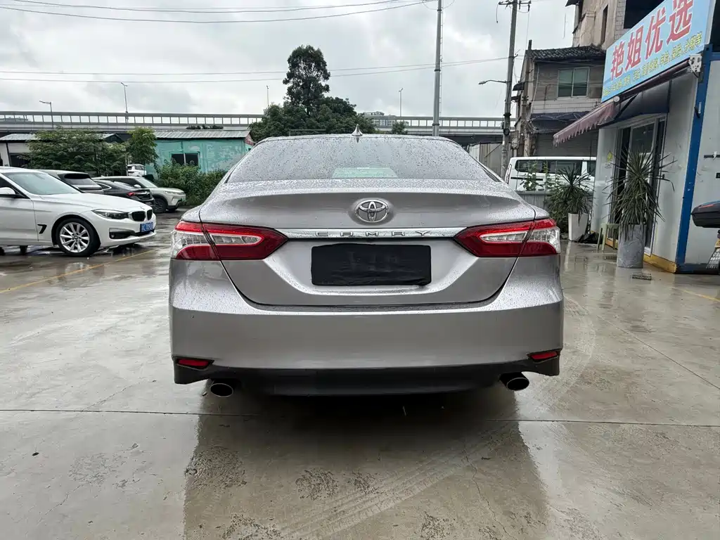 Toyota Camry 2021 — фото 19