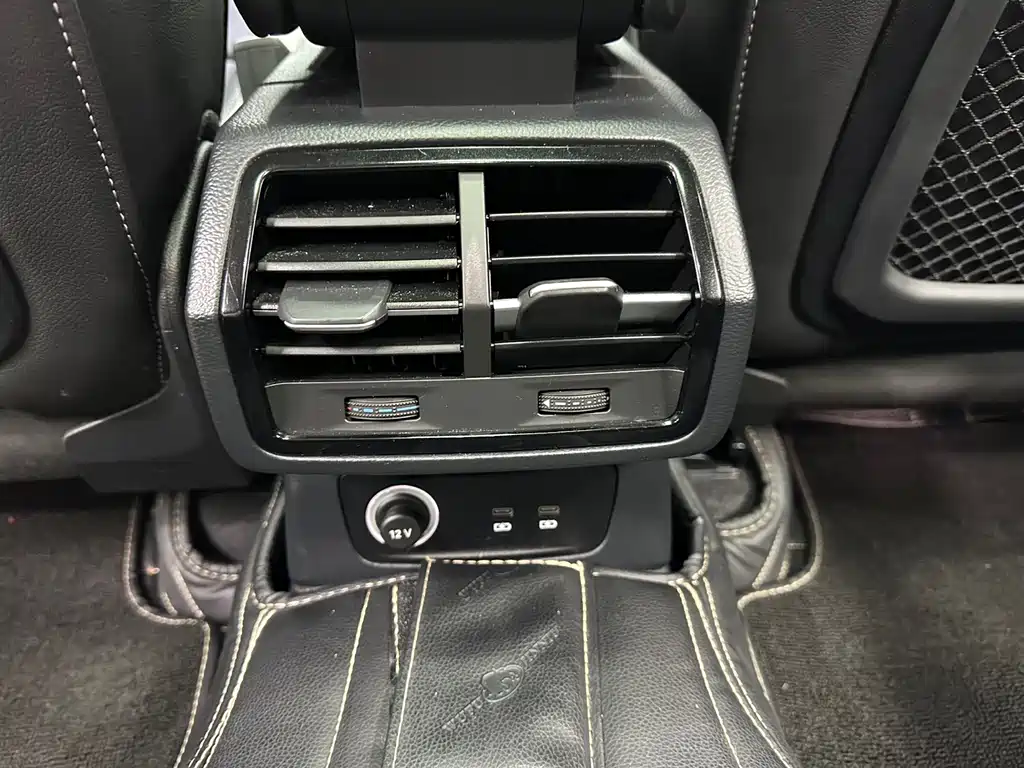 Audi Q3 2023 — фото 12