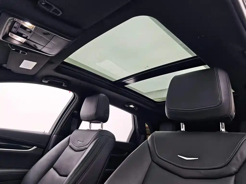 Cadillac XT5 2020 — фото 15