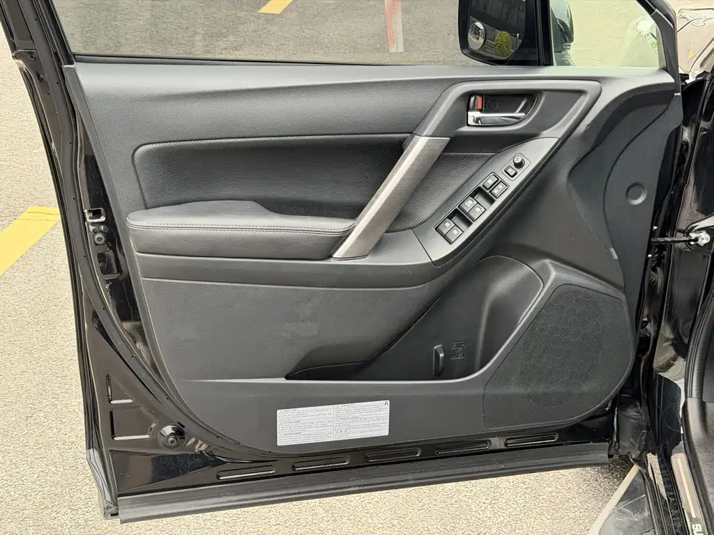 Subaru Forester 2015 — фото 12