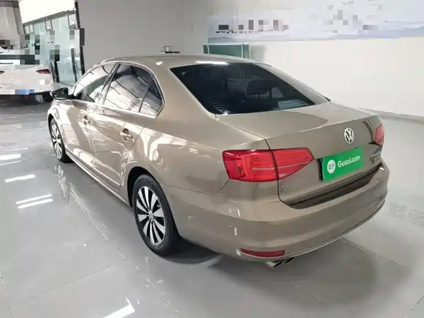 Volkswagen Sagitar 2018