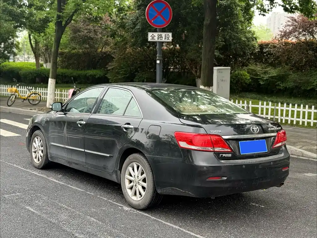 Toyota Camry 2014 — фото 13