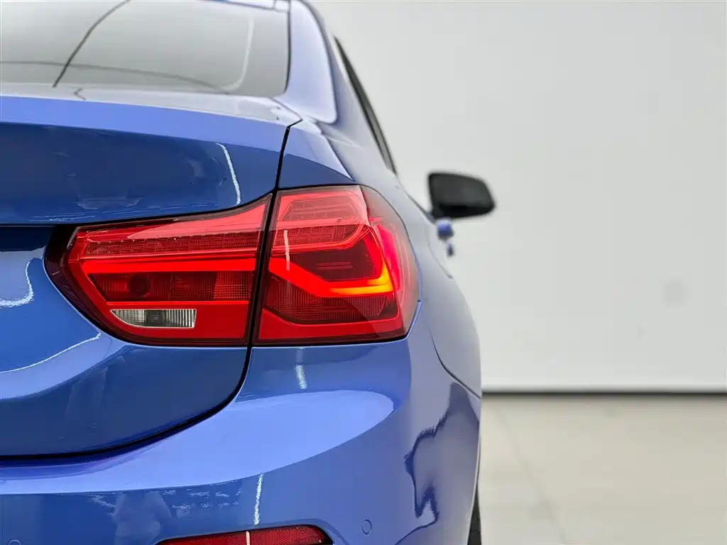 BMW 1 Series 2019 — фото 15