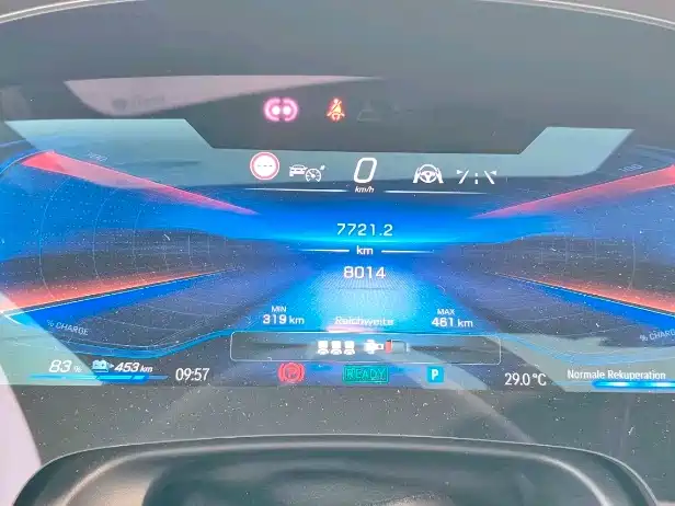 Mercedes-Benz EQS AMG 2025 — фото 3