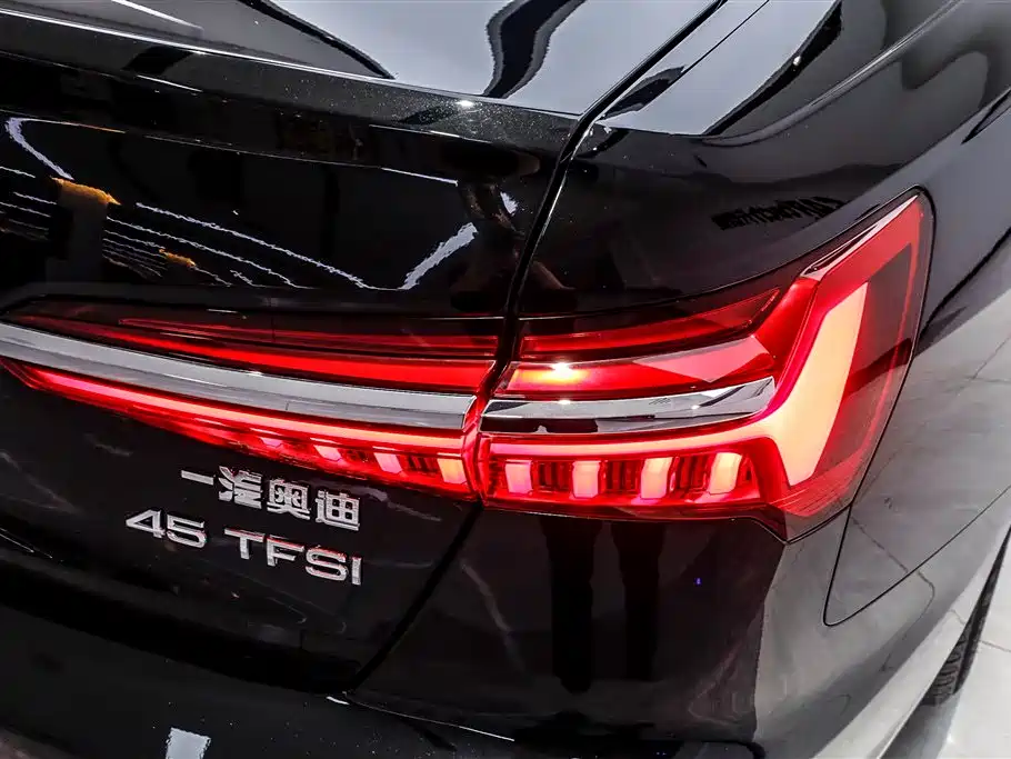 Audi A6L 2022 — фото 11