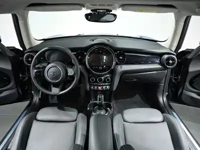 MINI MINI 2023