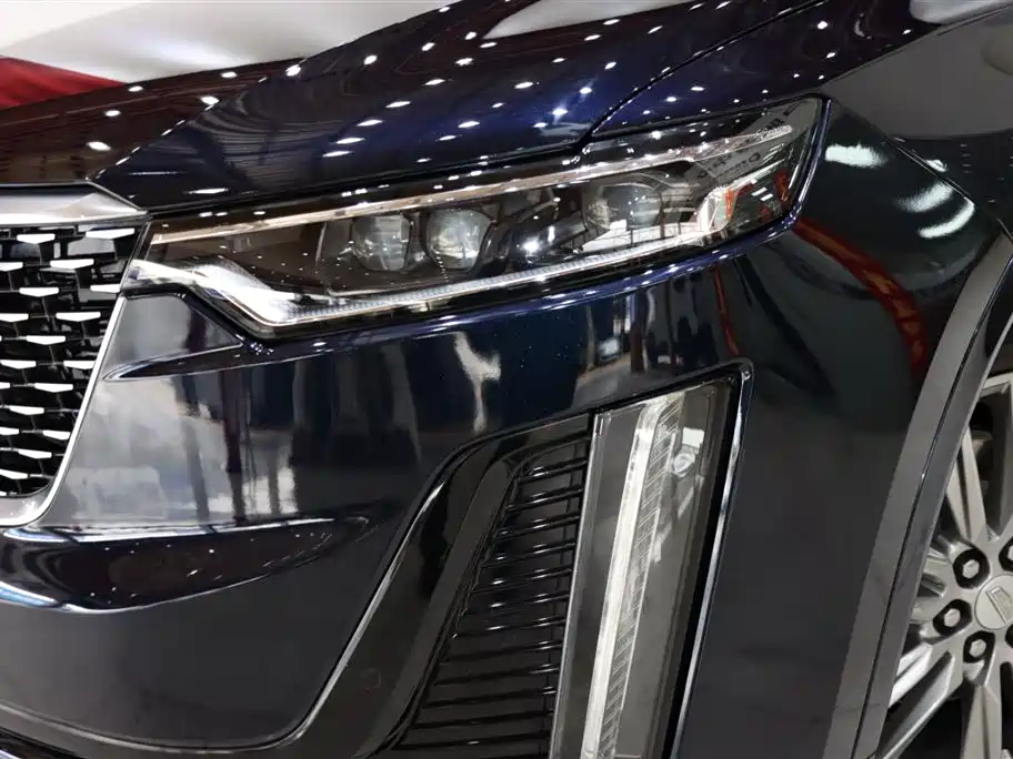 Cadillac XT6 2021 — фото 7