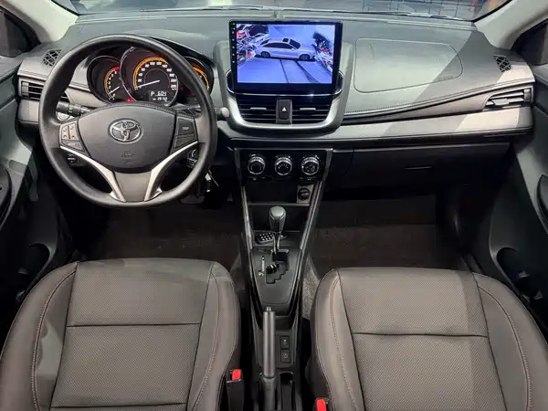 Toyota Yaris L 2023