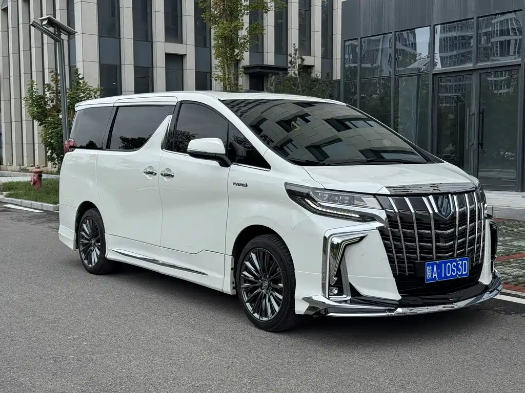 Toyota Alphard 2023 — фото 3
